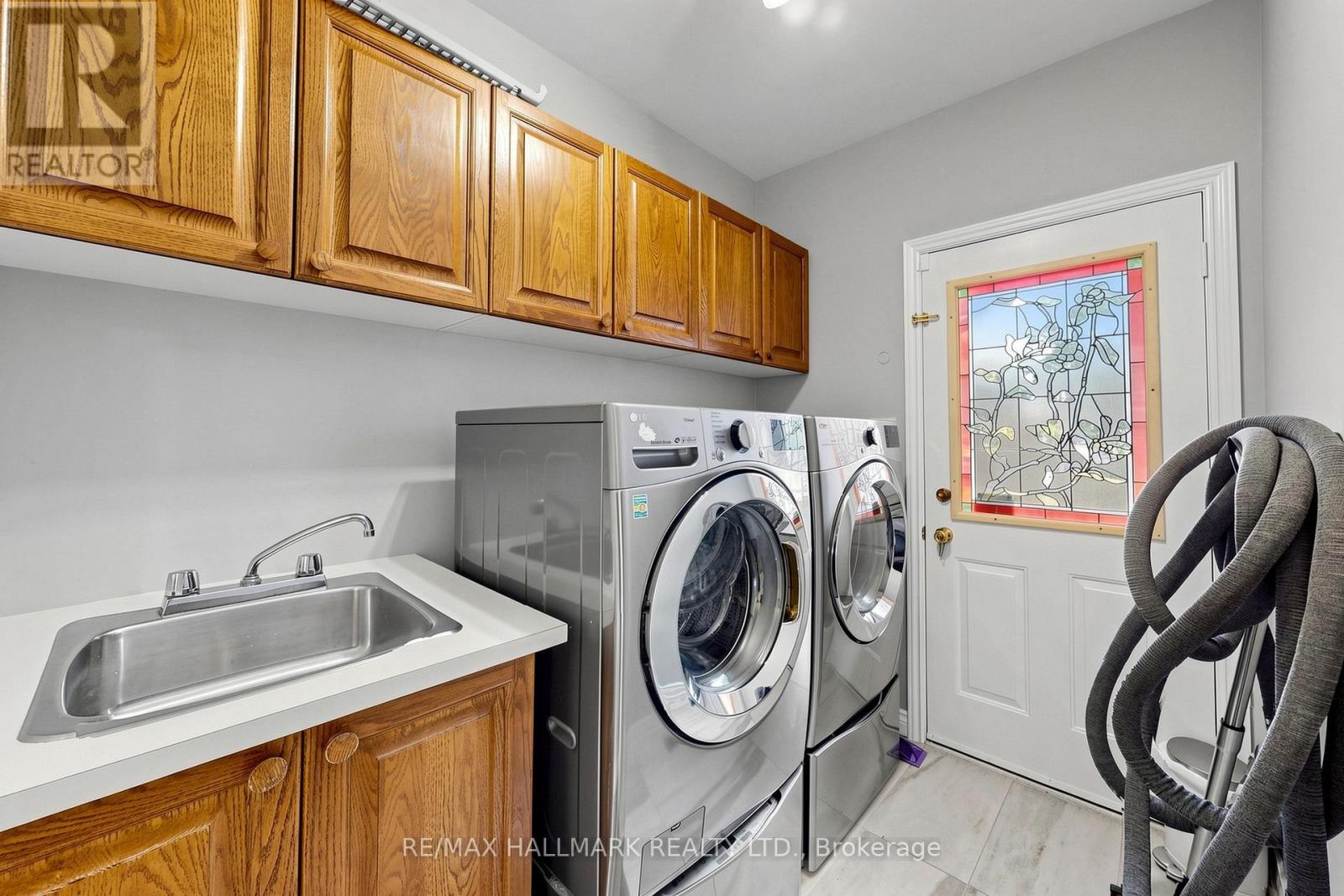 8 Beaufort Hills Road, Richmond Hill, Ontario  L4E 2N5 - Photo 19 - N13702188