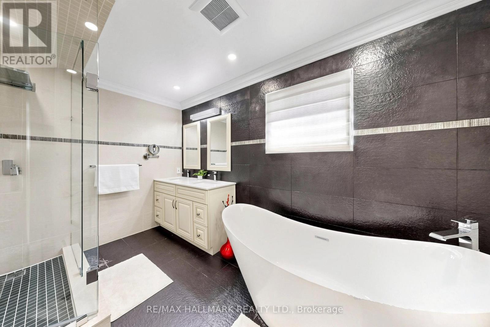 8 Beaufort Hills Road, Richmond Hill, Ontario  L4E 2N5 - Photo 24 - N13702188