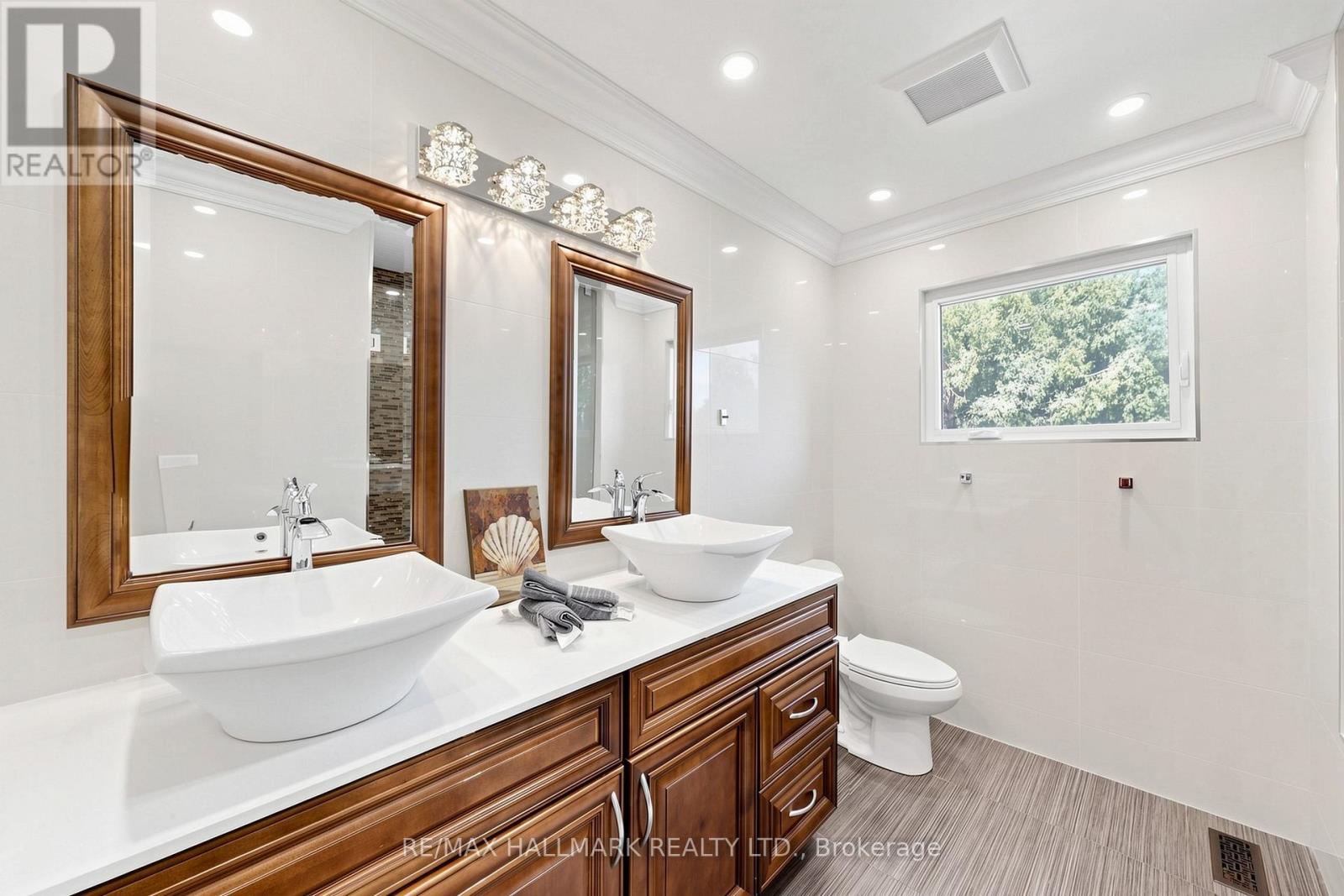 8 Beaufort Hills Road, Richmond Hill, Ontario  L4E 2N5 - Photo 29 - N13702188