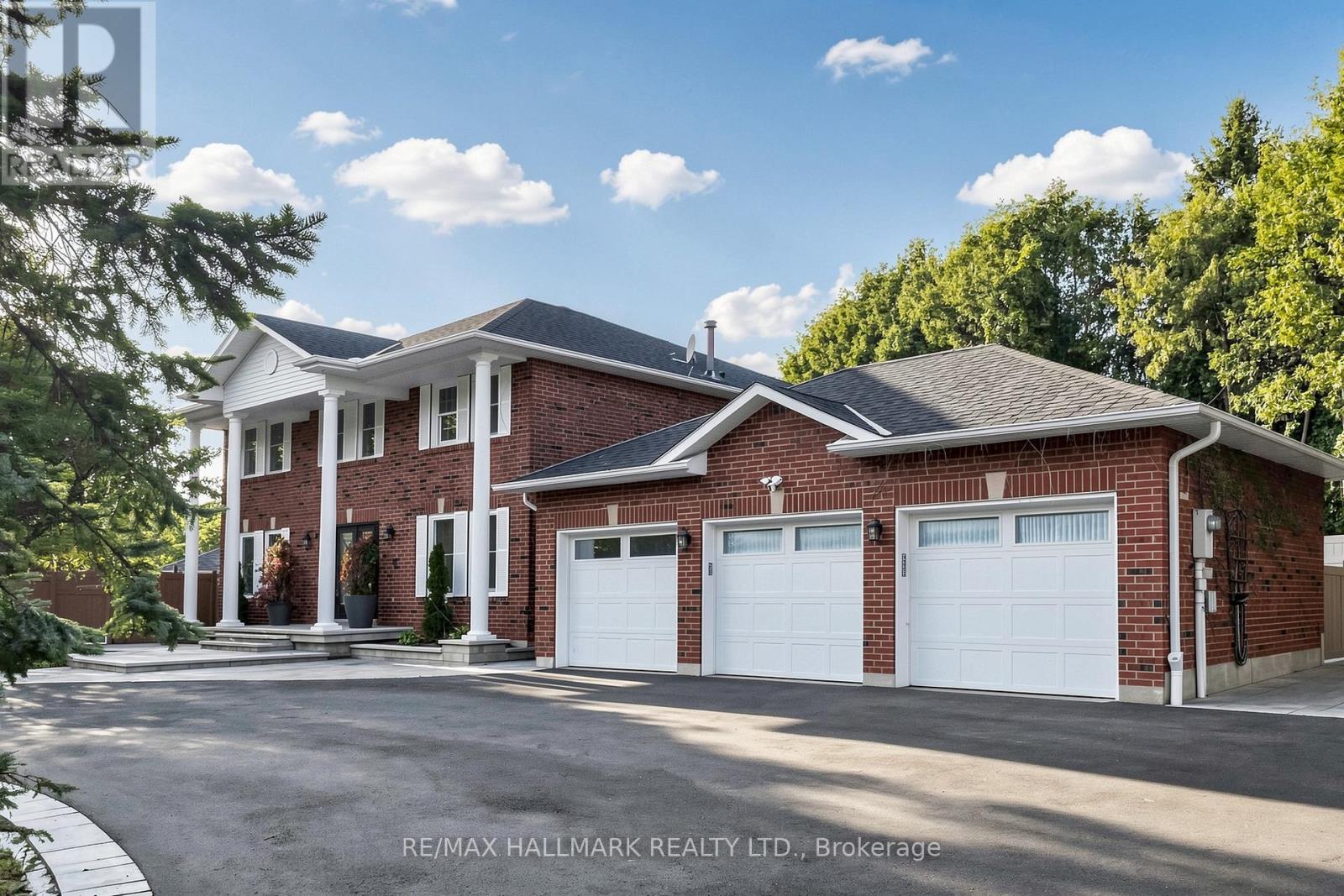 8 Beaufort Hills Road, Richmond Hill, Ontario  L4E 2N5 - Photo 5 - N13702188