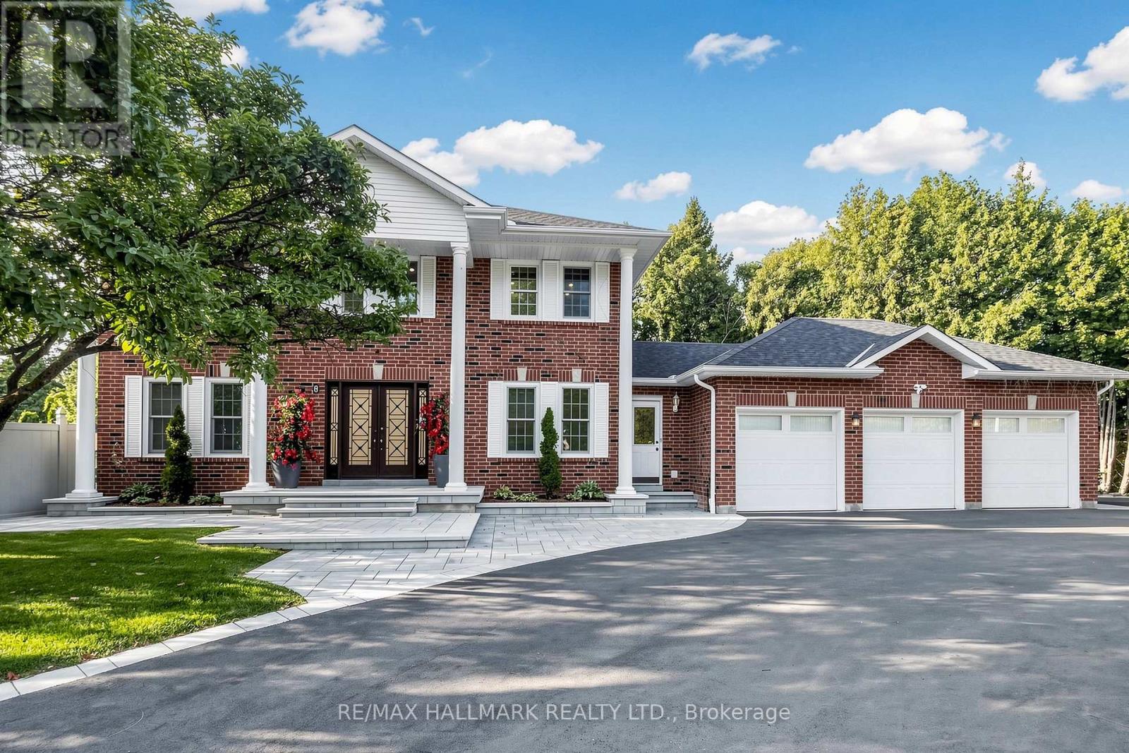 8 Beaufort Hills Road, Richmond Hill, Ontario  L4E 2N5 - Photo 6 - N13702188