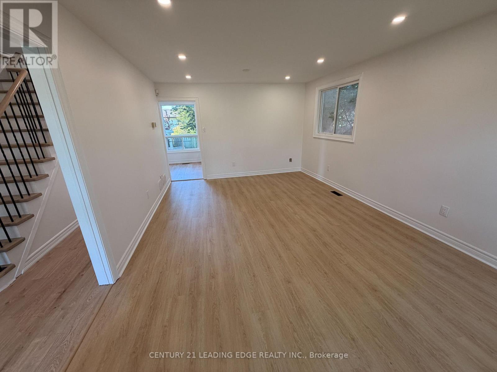 257 London Road, Newmarket, Ontario L3Y 6L3 - Photo 3 - N13702194
