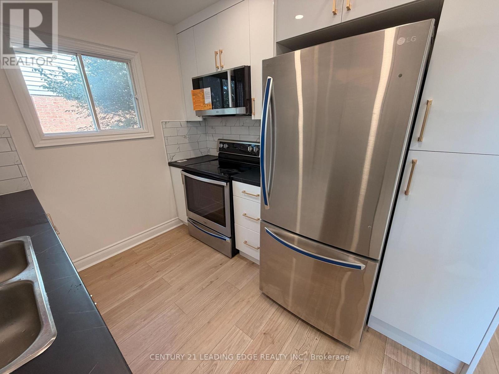 257 London Road, Newmarket, Ontario L3Y 6L3 - Photo 6 - N13702194