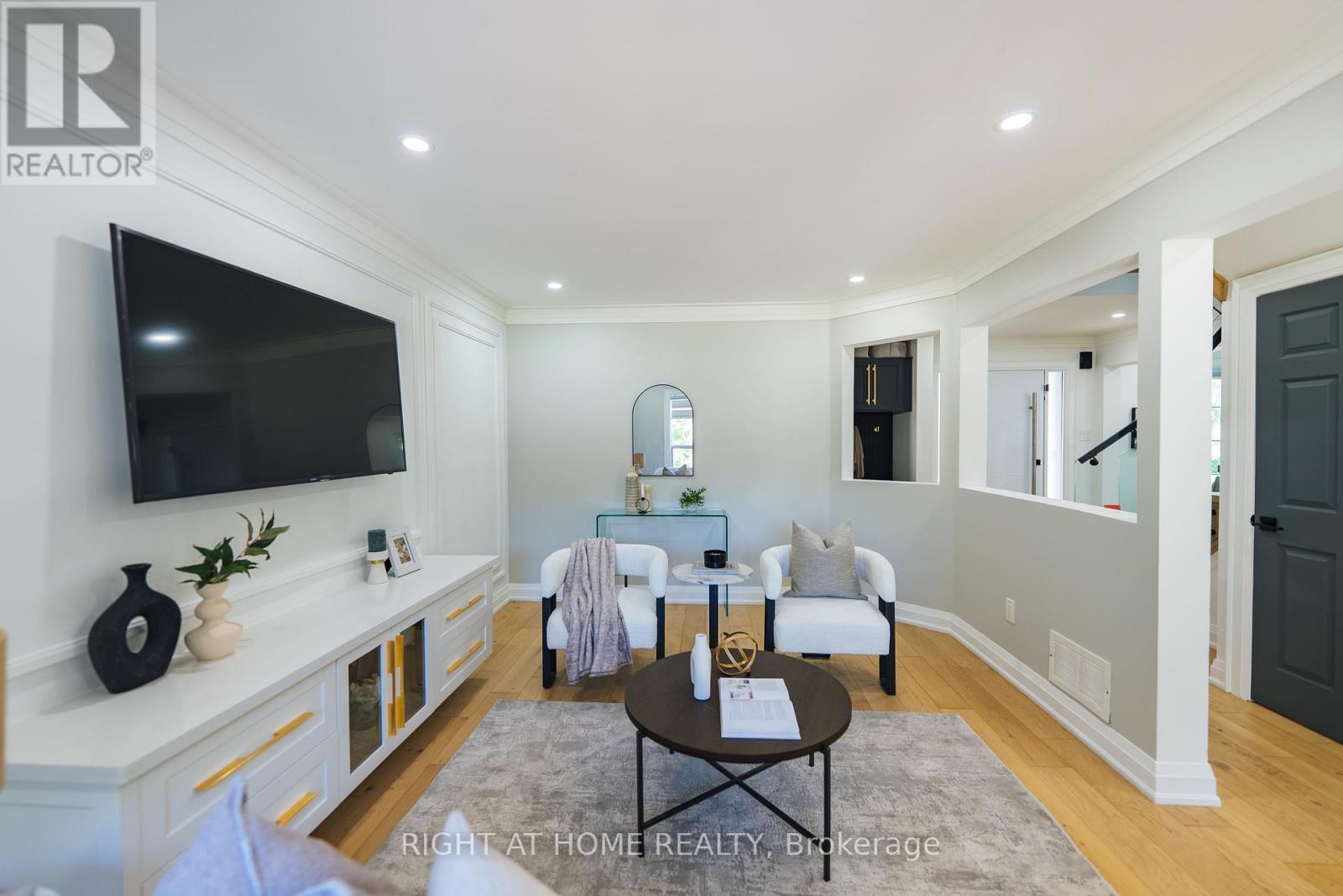 2266 Taylorwoods Boulevard, Innisfil, Ontario L9S 2E6 - Photo 5 - N13702228