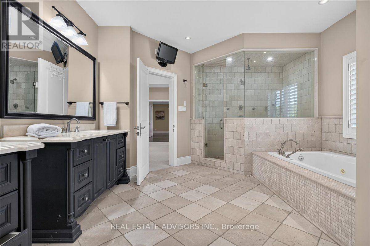 43 Grayfield Drive, Whitchurch-Stouffville, Ontario  L4A 0B1 - Photo 24 - N13702340