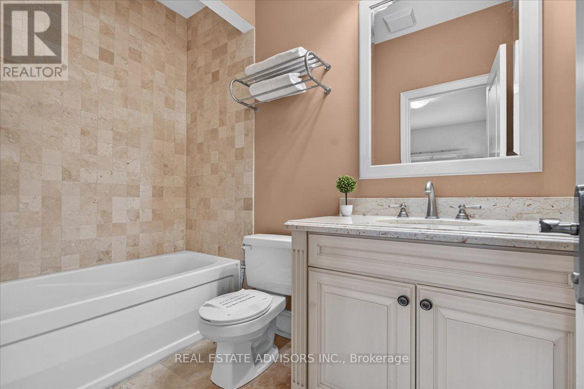 43 Grayfield Drive, Whitchurch-Stouffville, Ontario  L4A 0B1 - Photo 31 - N13702340
