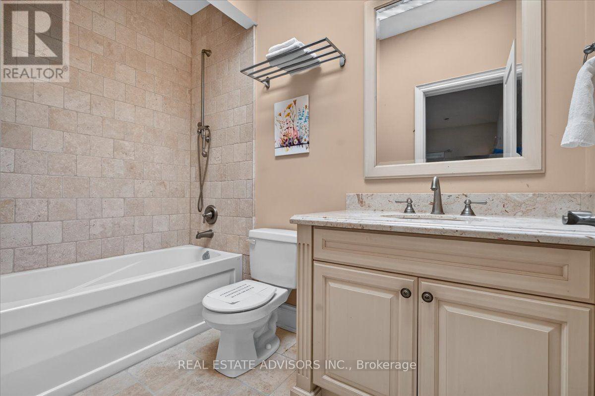 43 Grayfield Drive, Whitchurch-Stouffville, Ontario  L4A 0B1 - Photo 32 - N13702340