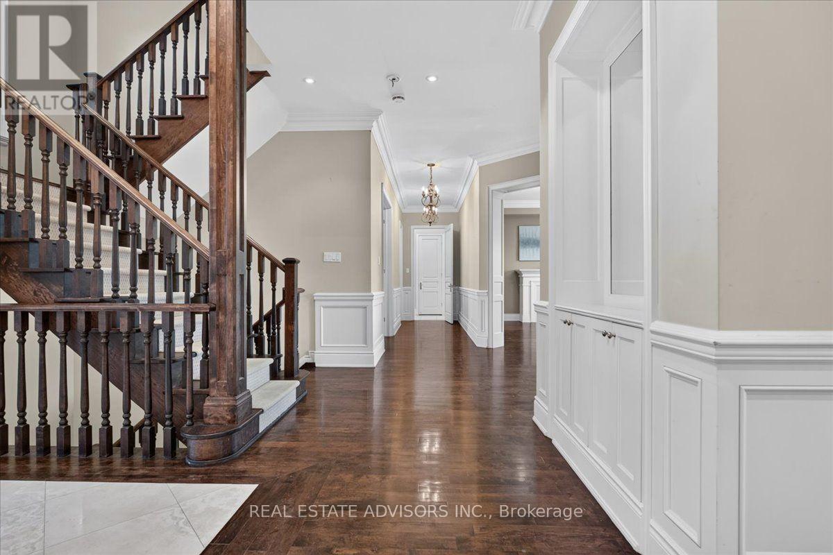 43 Grayfield Drive, Whitchurch-Stouffville, Ontario  L4A 0B1 - Photo 9 - N13702340