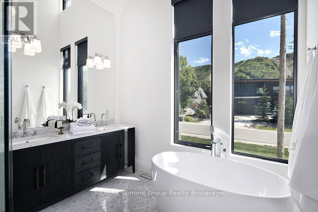 101 Deer Lane, Blue Mountains, Ontario  N0H 1J0 - Photo 14 - X13702158