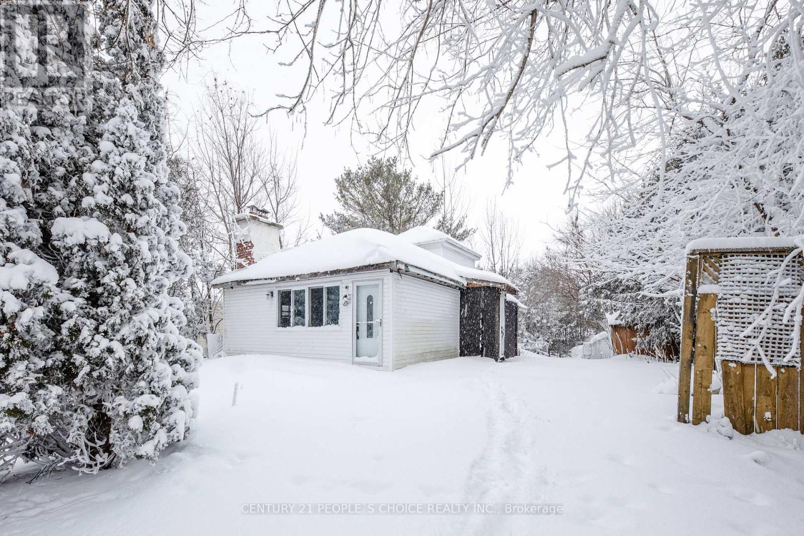 250 Kingfisher Avenue, Tay, Ontario  L0K 1R0 - Photo 1 - S13702308