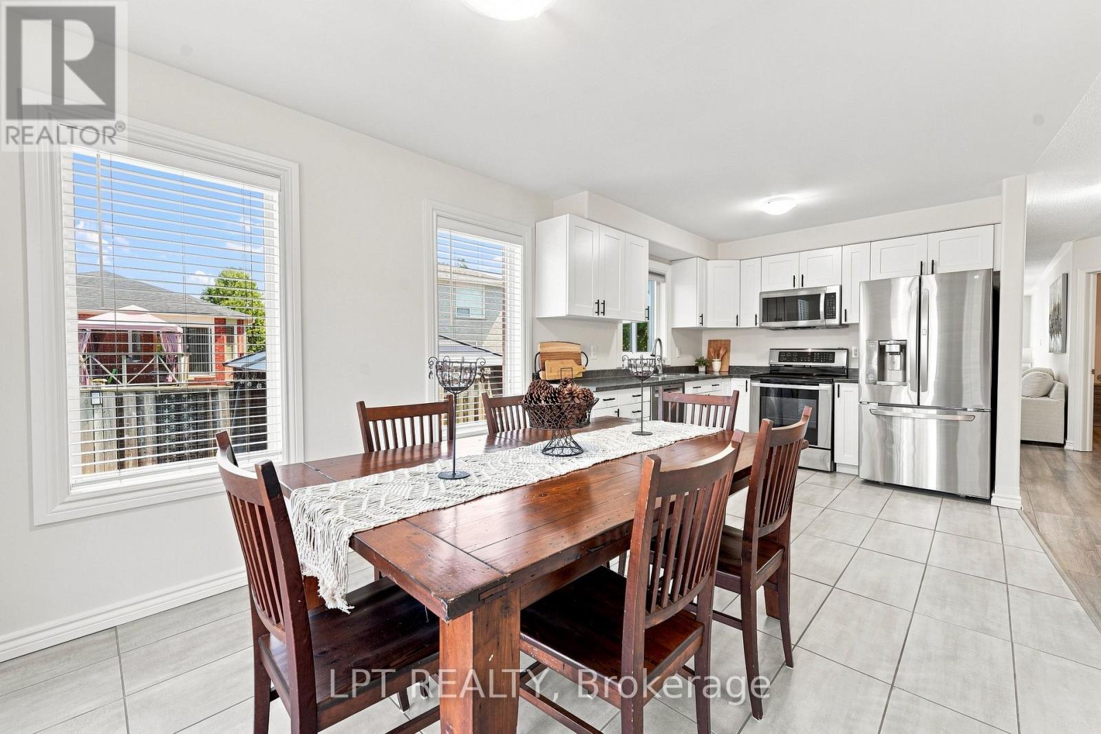 4 Lister Drive, Barrie, Ontario  L4N 0L5 - Photo 11 - S13702324