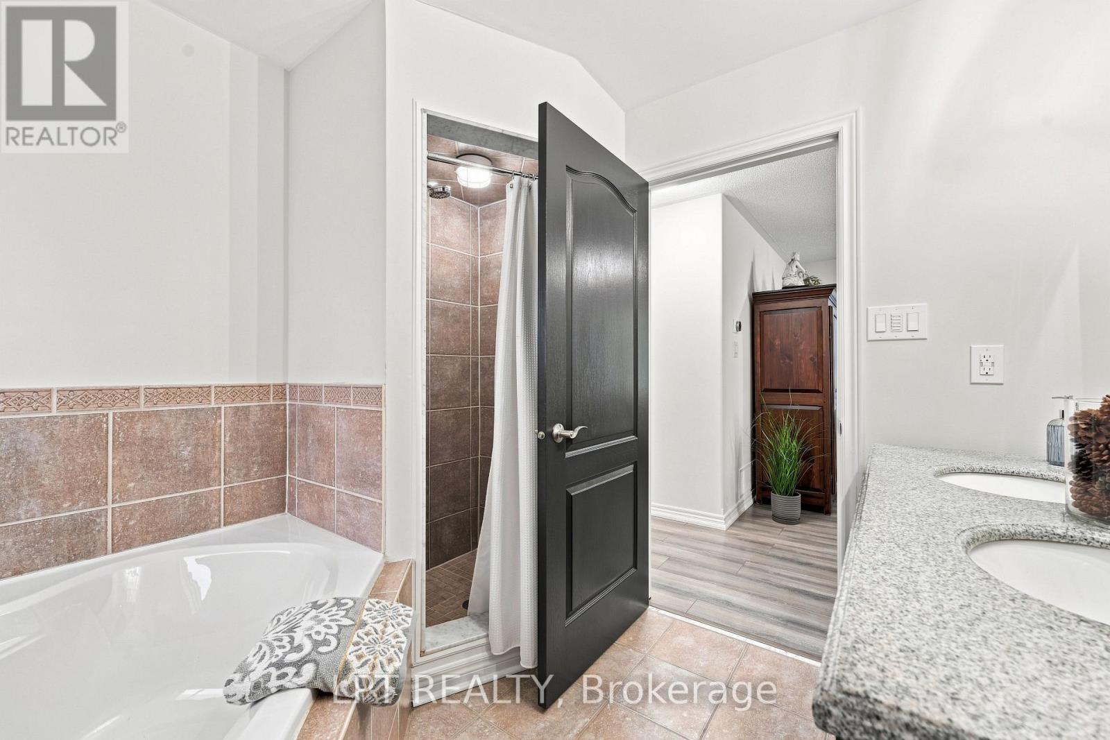 4 Lister Drive, Barrie, Ontario  L4N 0L5 - Photo 16 - S13702324