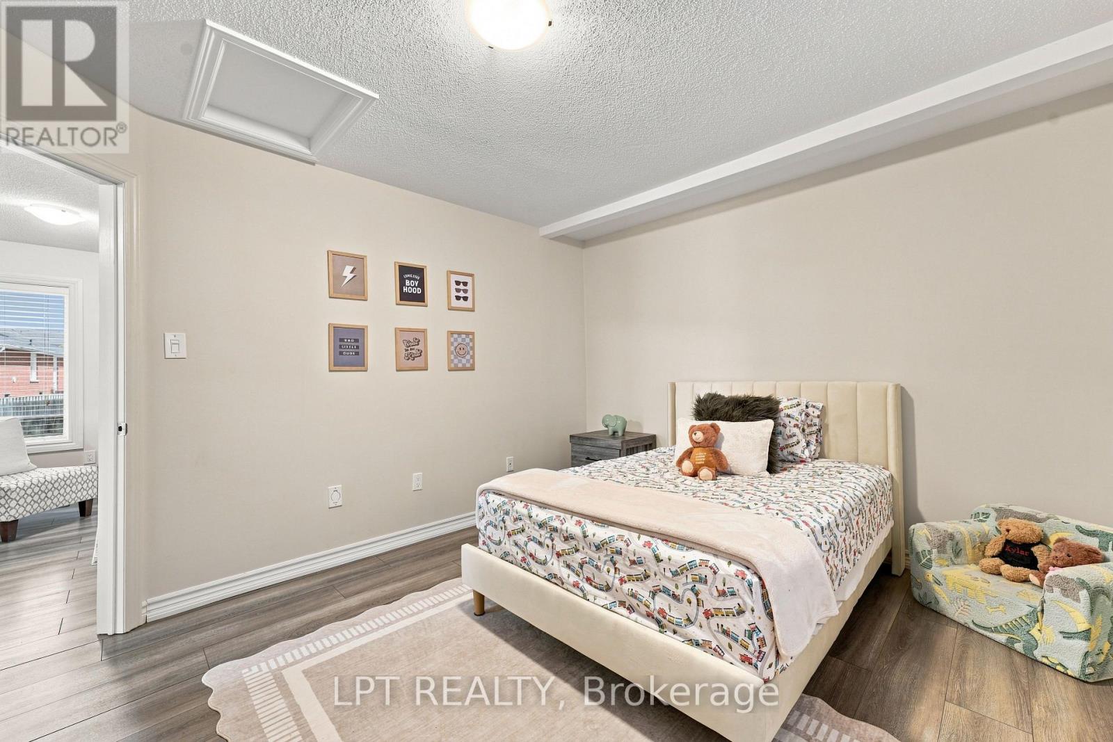 4 Lister Drive, Barrie, Ontario  L4N 0L5 - Photo 18 - S13702324