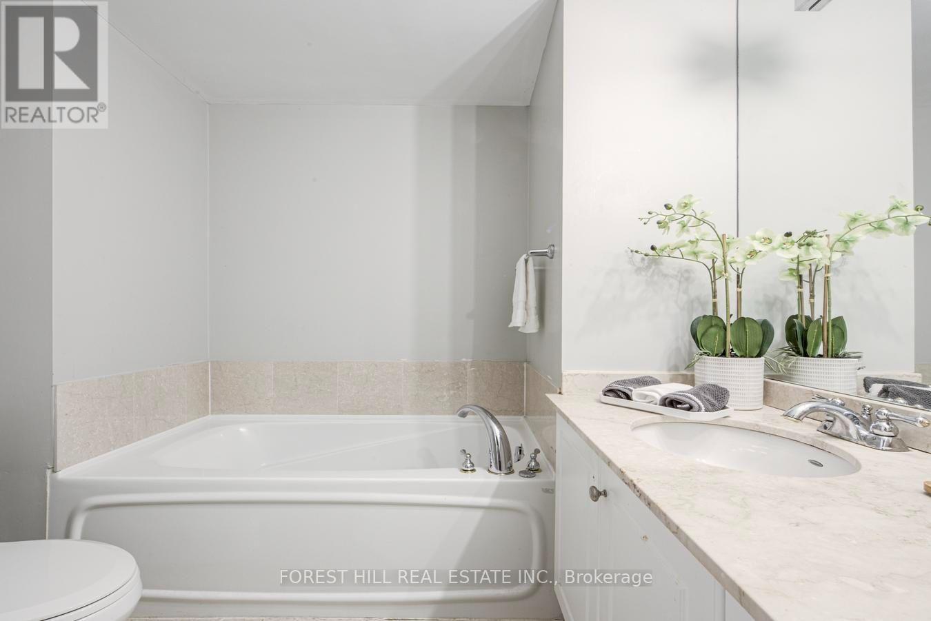 114 - 38 William Carson Crescent, Toronto, Ontario  M2P 2H2 - Photo 27 - C13585538