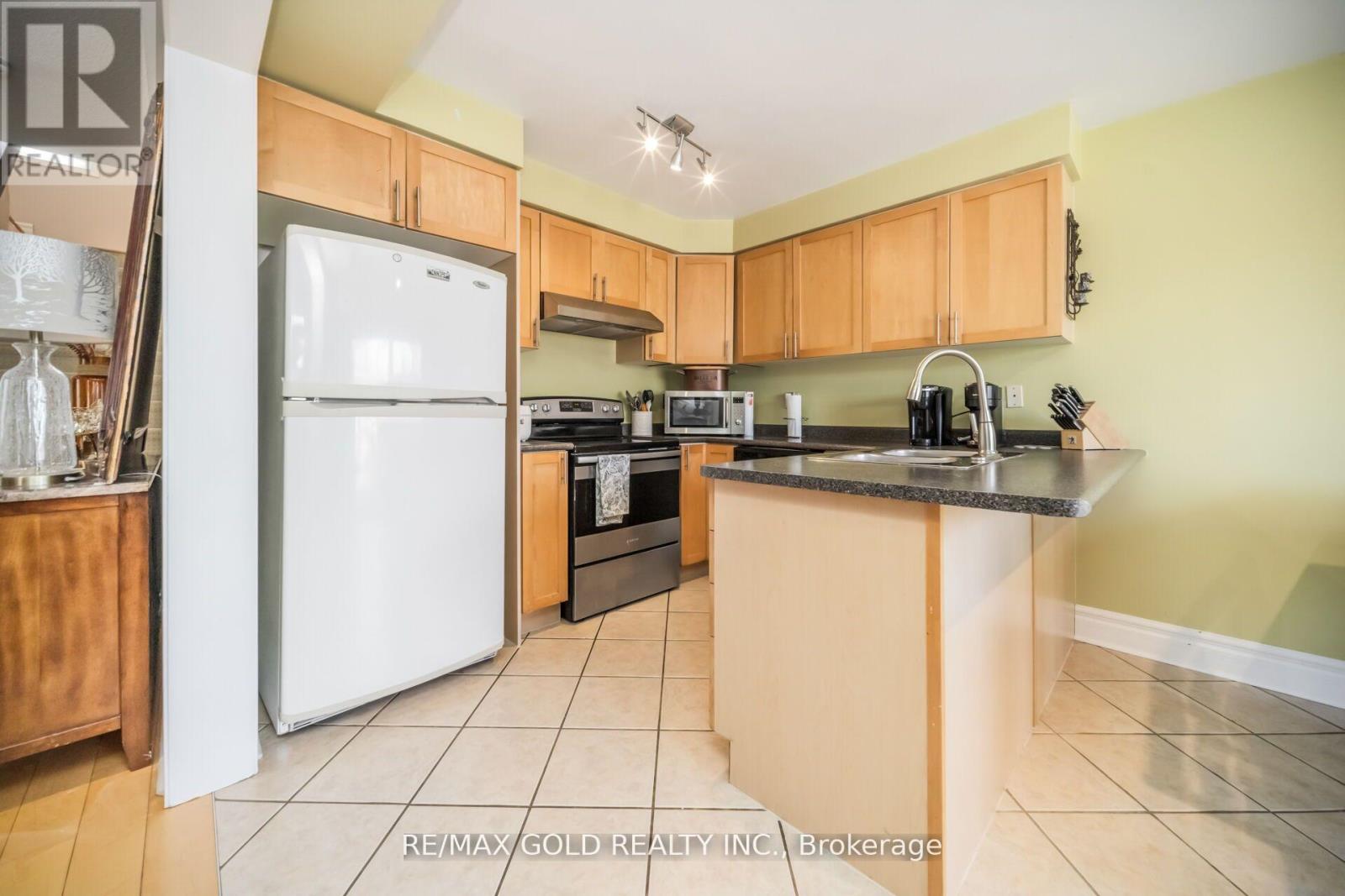 70 Sweetwood Circle, Brampton, Ontario L7A 2X7 - Photo 15 - W13455272