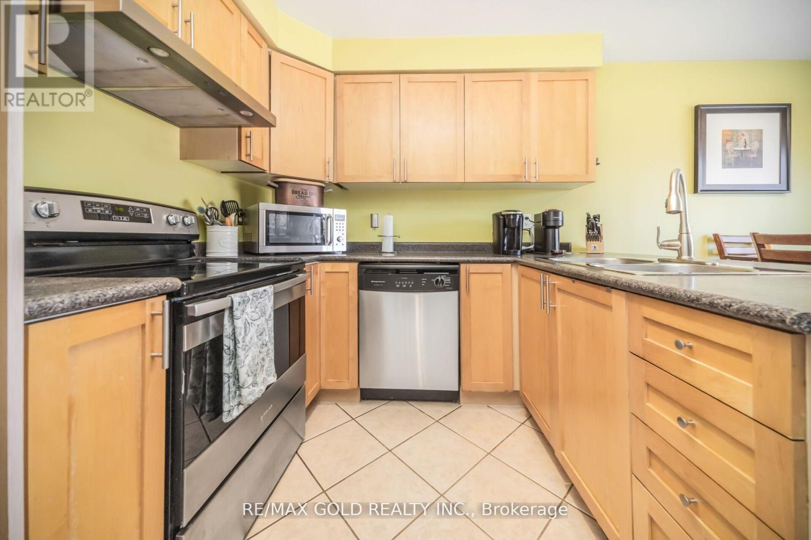 70 Sweetwood Circle, Brampton, Ontario L7A 2X7 - Photo 16 - W13455272