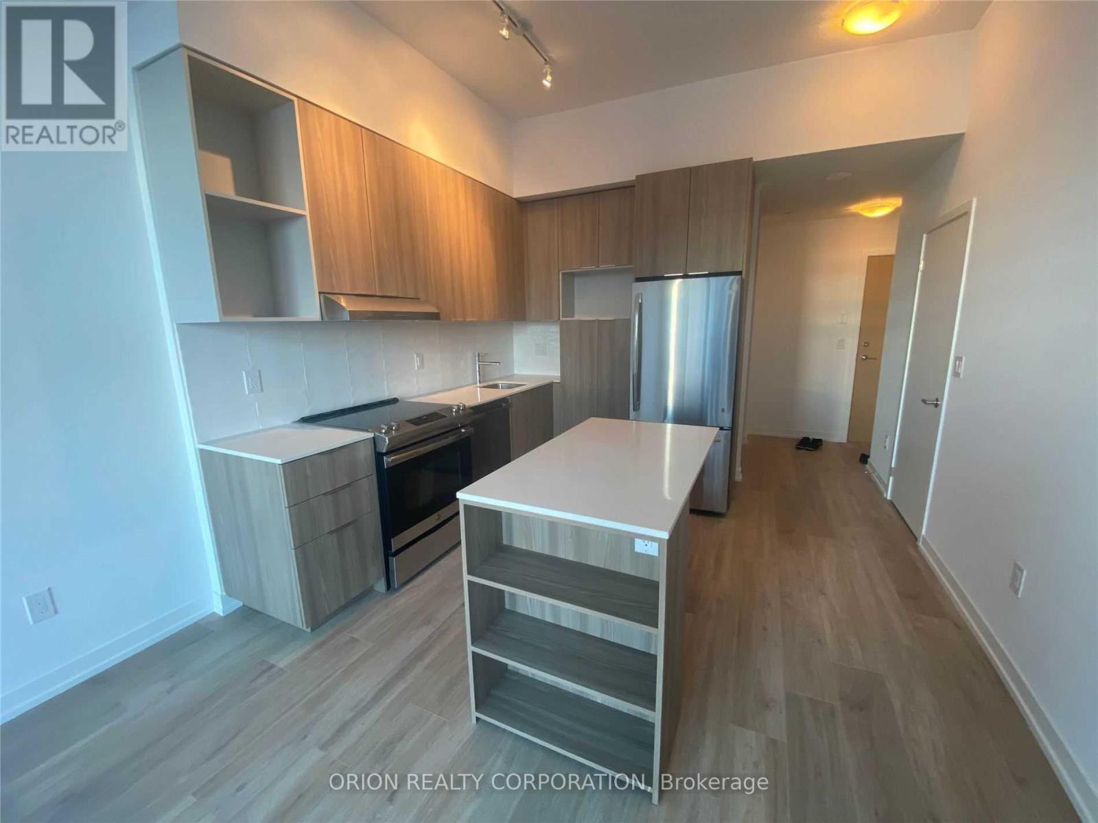 1421 - 2520 Eglinton Avenue W, Mississauga, Ontario L5M 0Y2 - Photo 2 - W13702180