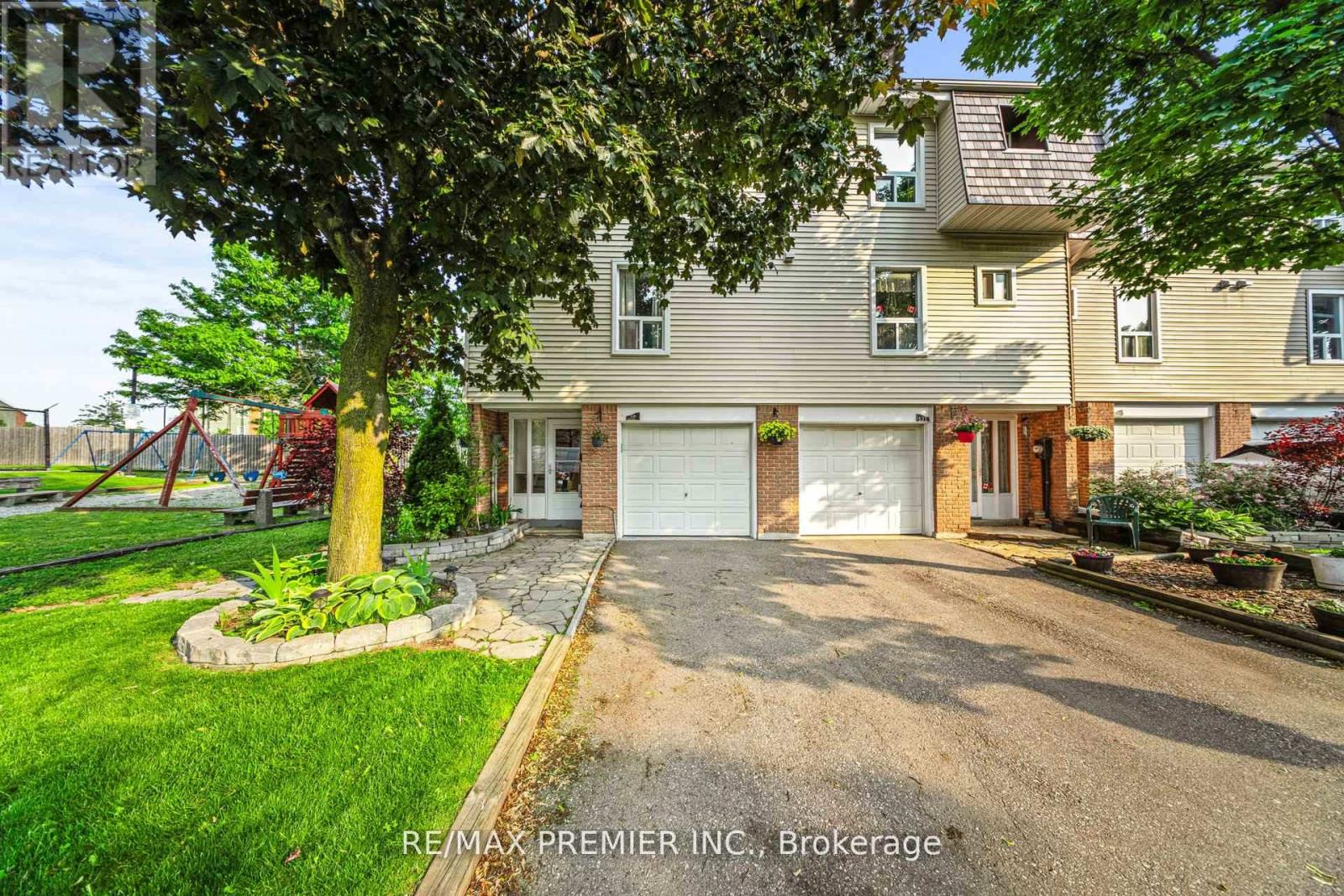 120 Ellerslie Road, Brampton, Ontario L6T 4C3 - Photo 1 - W13702182
