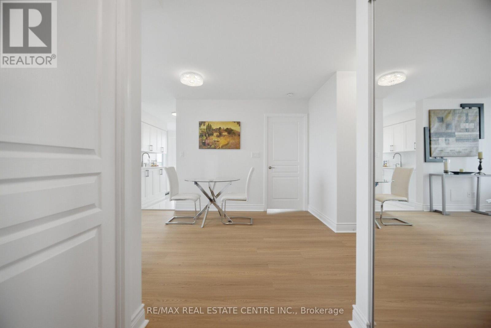 1509 - 4879 Kimbermount Avenue, Mississauga, Ontario  L5M 7R8 - Photo 4 - W13702184