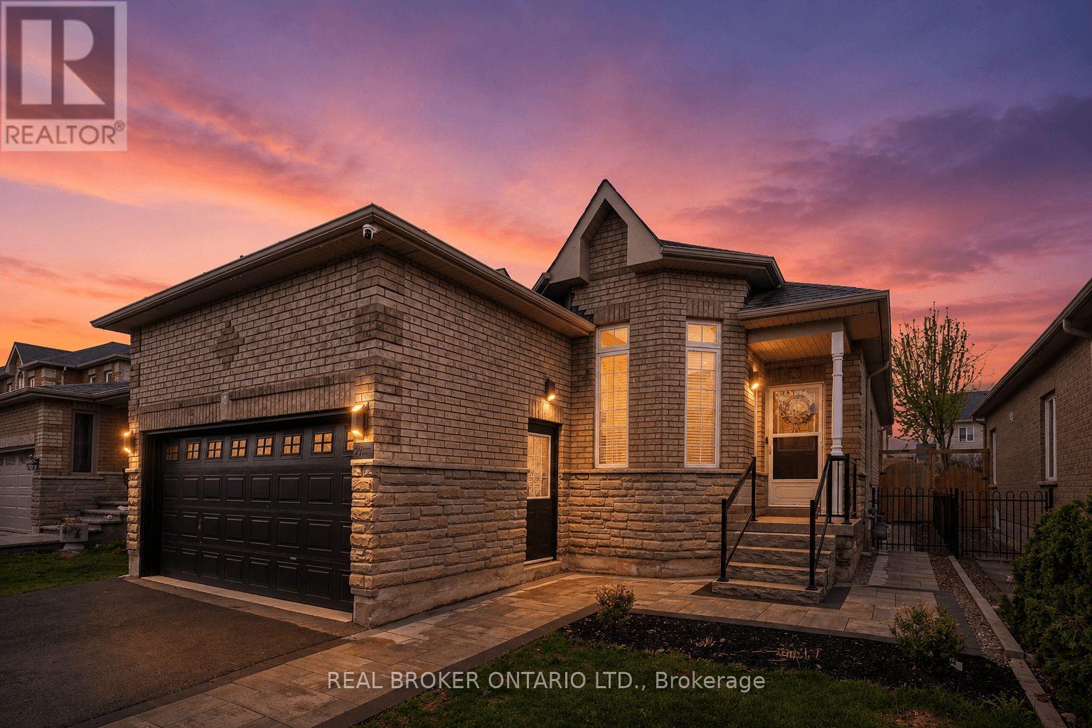 27 SPRUCE BOULEVARD, Halton Hills, Ontario
