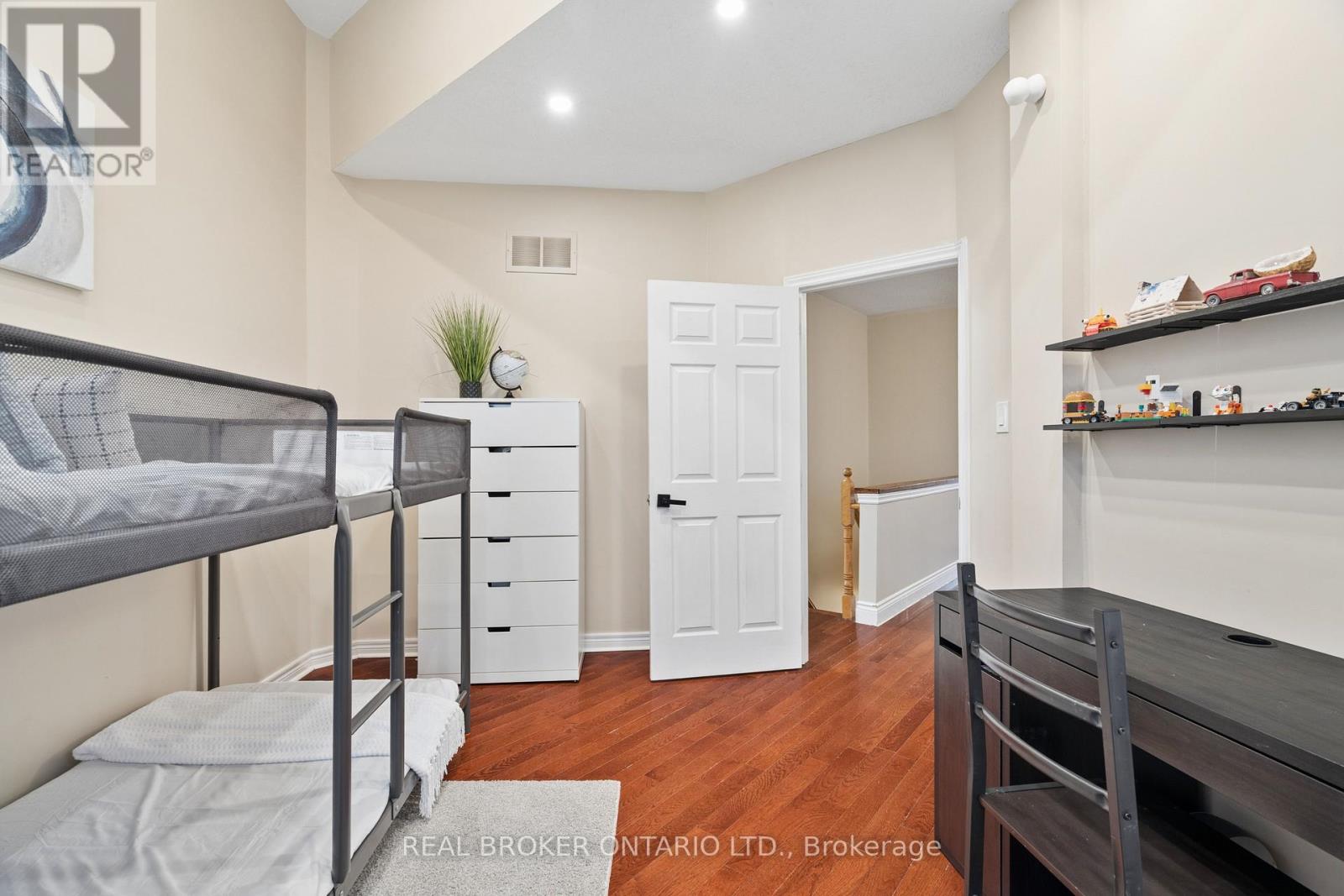27 Spruce Boulevard, Halton Hills, Ontario L7J 2Y3 - Photo 19 - W13702218