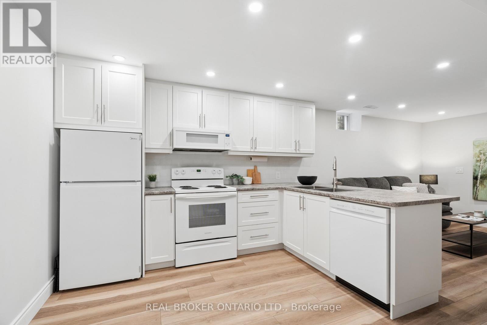 27 Spruce Boulevard, Halton Hills, Ontario L7J 2Y3 - Photo 37 - W13702218