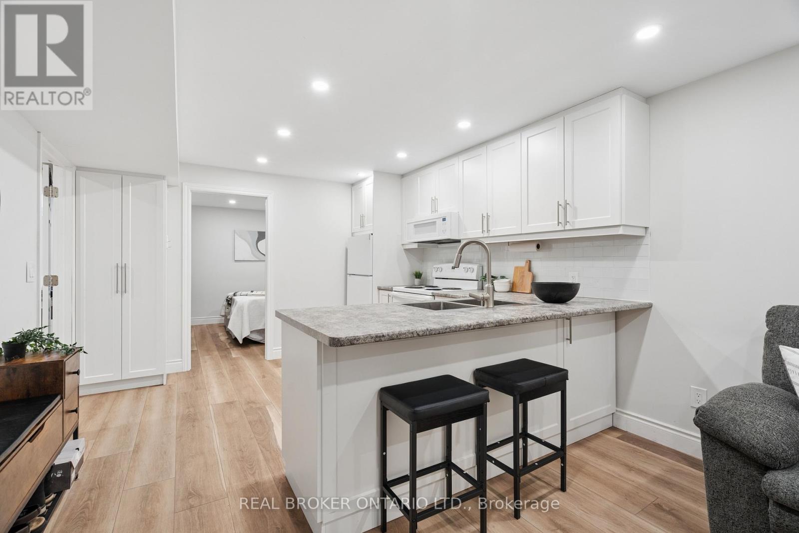 27 Spruce Boulevard, Halton Hills, Ontario L7J 2Y3 - Photo 40 - W13702218