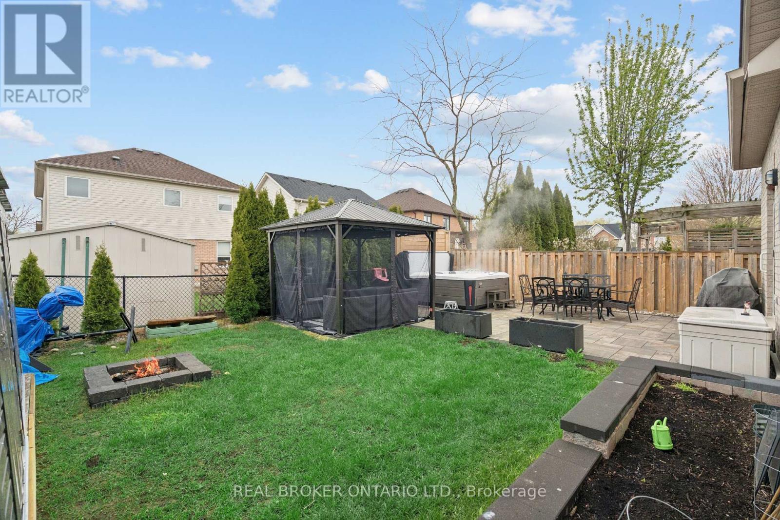 27 Spruce Boulevard, Halton Hills, Ontario L7J 2Y3 - Photo 49 - W13702218