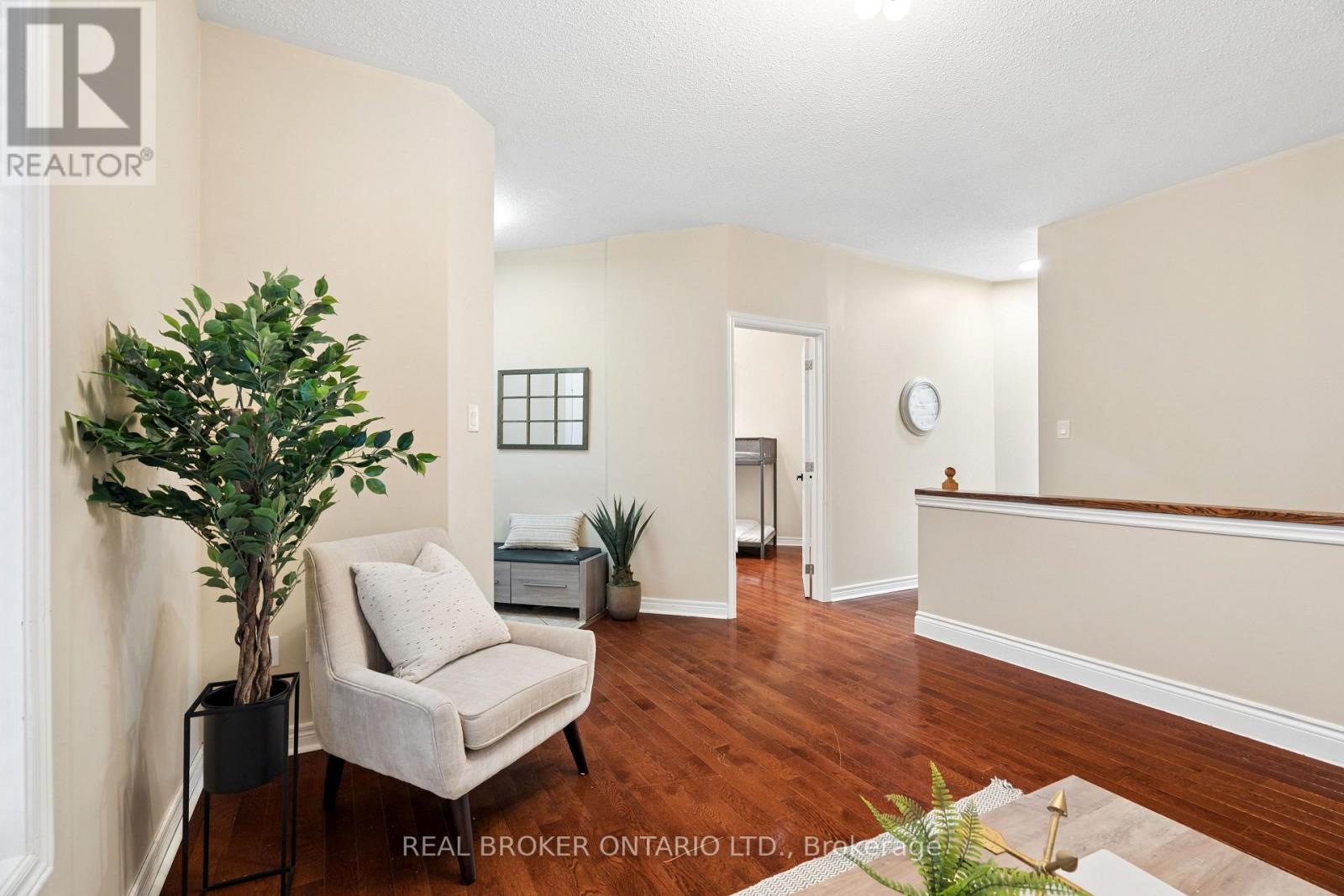 27 Spruce Boulevard, Halton Hills, Ontario L7J 2Y3 - Photo 6 - W13702218