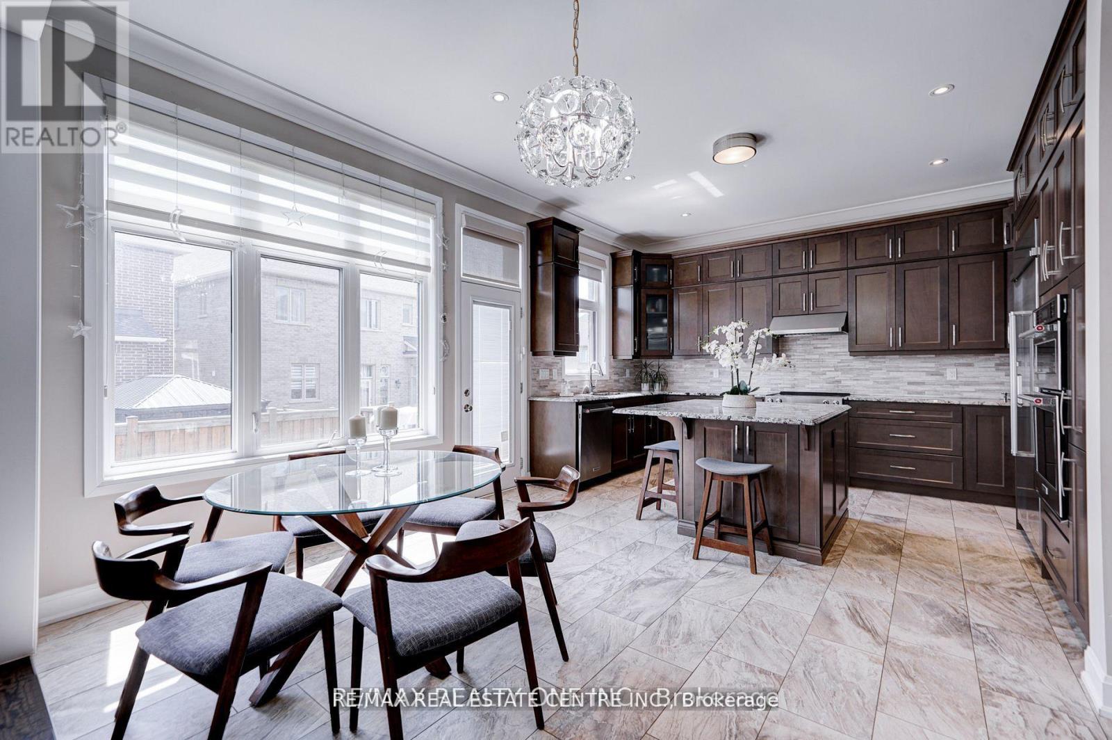 438 North Park Boulevard, Oakville, Ontario L6M 1N3 - Photo 14 - W13702240