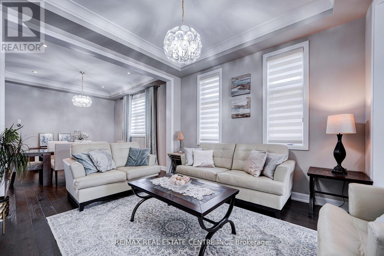 438 North Park Boulevard, Oakville, Ontario L6M 1N3 - Photo 4 - W13702240