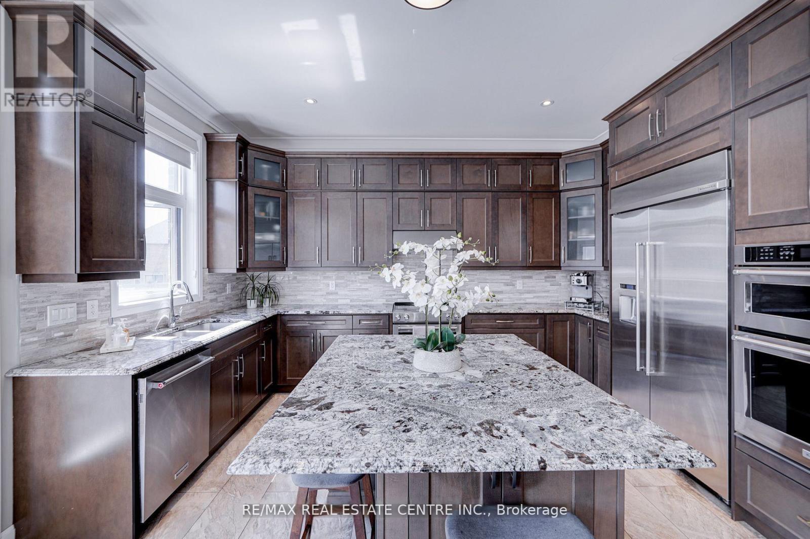 438 North Park Boulevard, Oakville, Ontario L6M 1N3 - Photo 8 - W13702240
