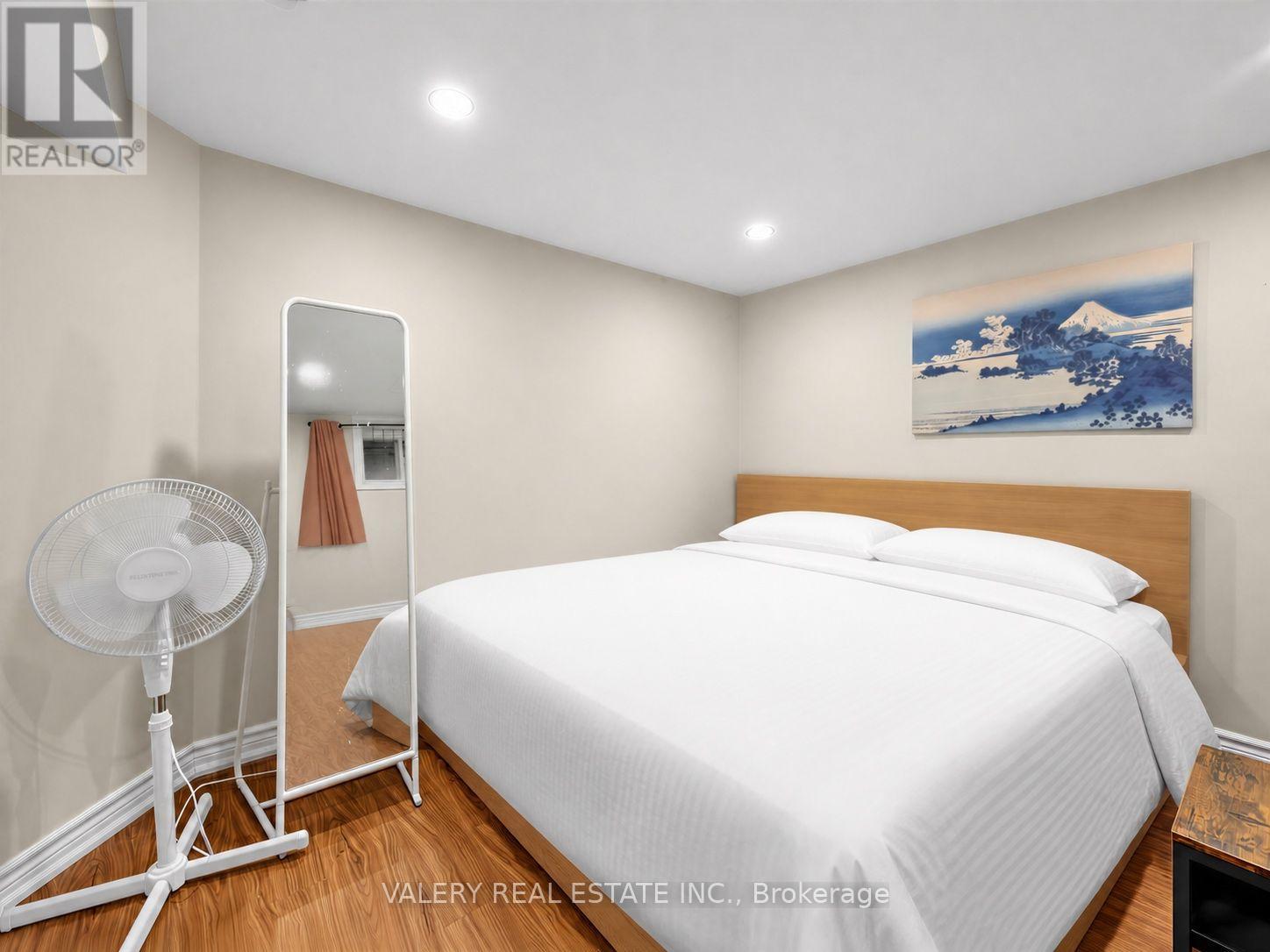Lower #2 - 12 Arkley Crescent, Toronto, Ontario M9R 3S3 - Photo 10 - W13702244