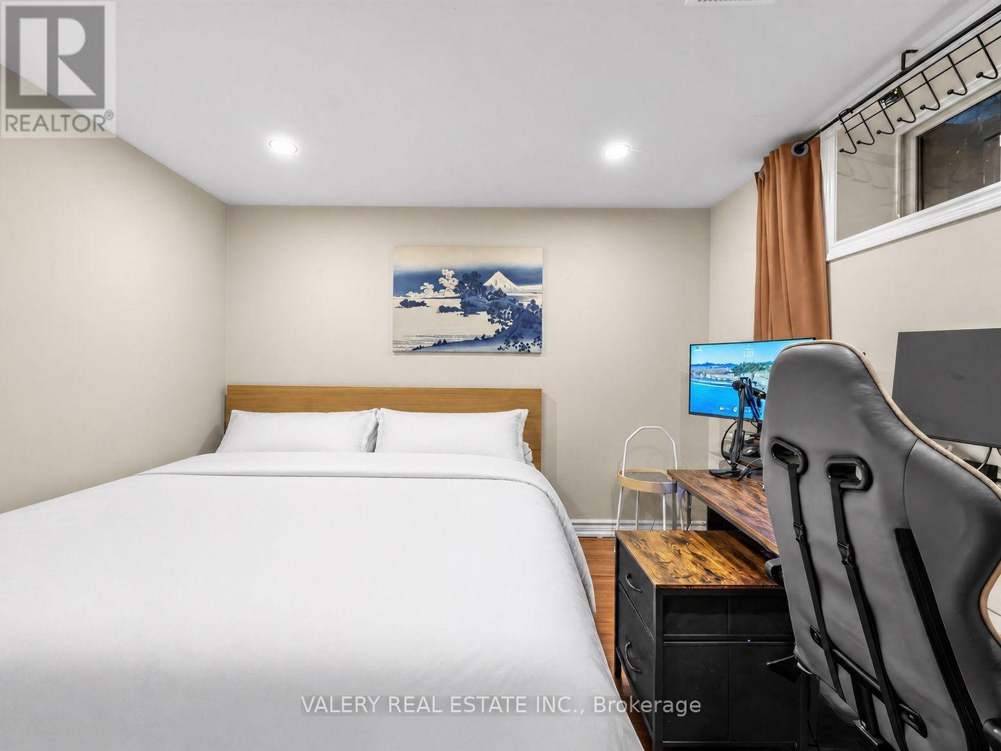 Lower #2 - 12 Arkley Crescent, Toronto, Ontario M9R 3S3 - Photo 11 - W13702244