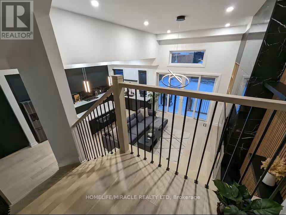100 Macdonald Street, Toronto, Ontario  M8V 1Y4 - Photo 4 - W13702254