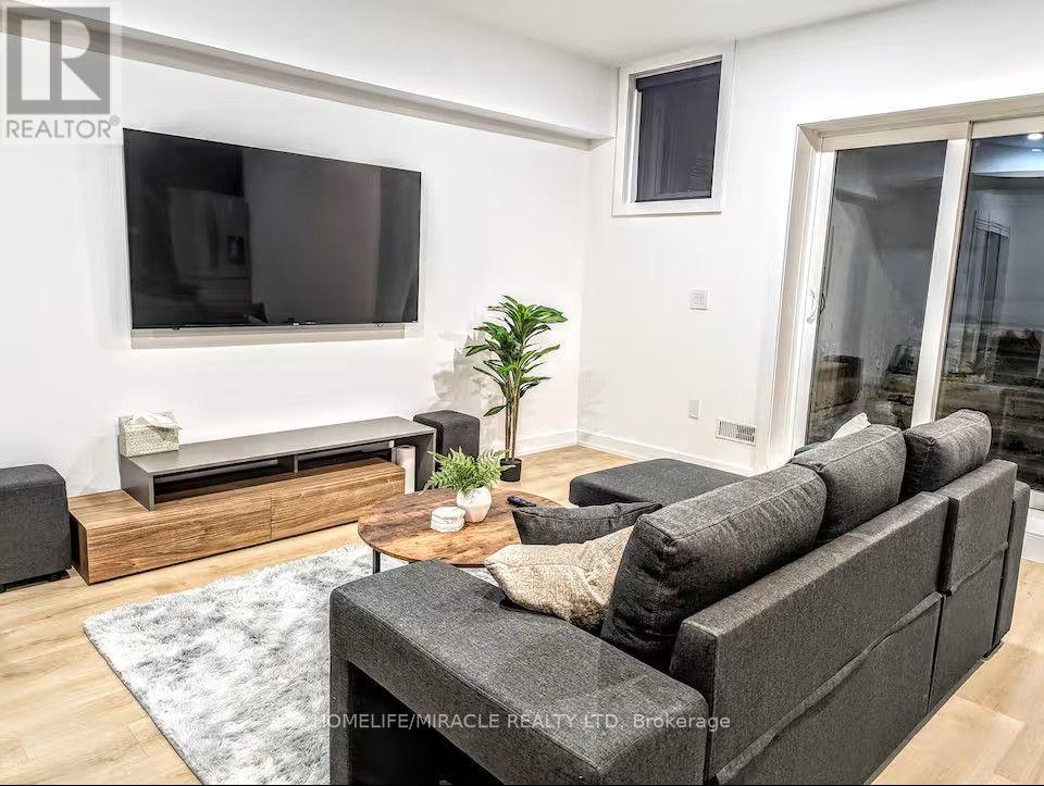 100 Macdonald Street, Toronto, Ontario  M8V 1Y4 - Photo 9 - W13702254