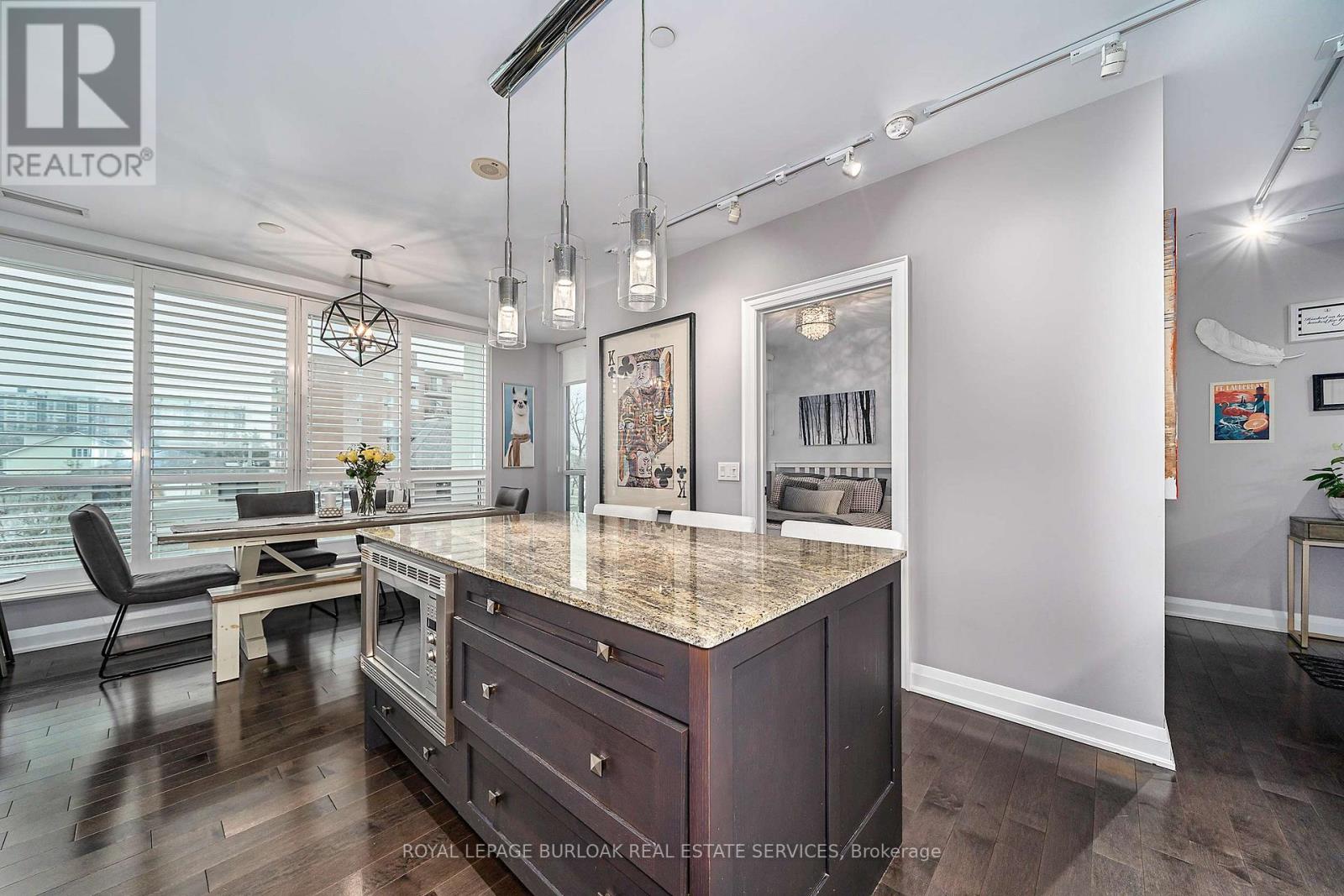 206 - 11 Bronte Road, Oakville, Ontario  L6L 0E1 - Photo 10 - W13702304