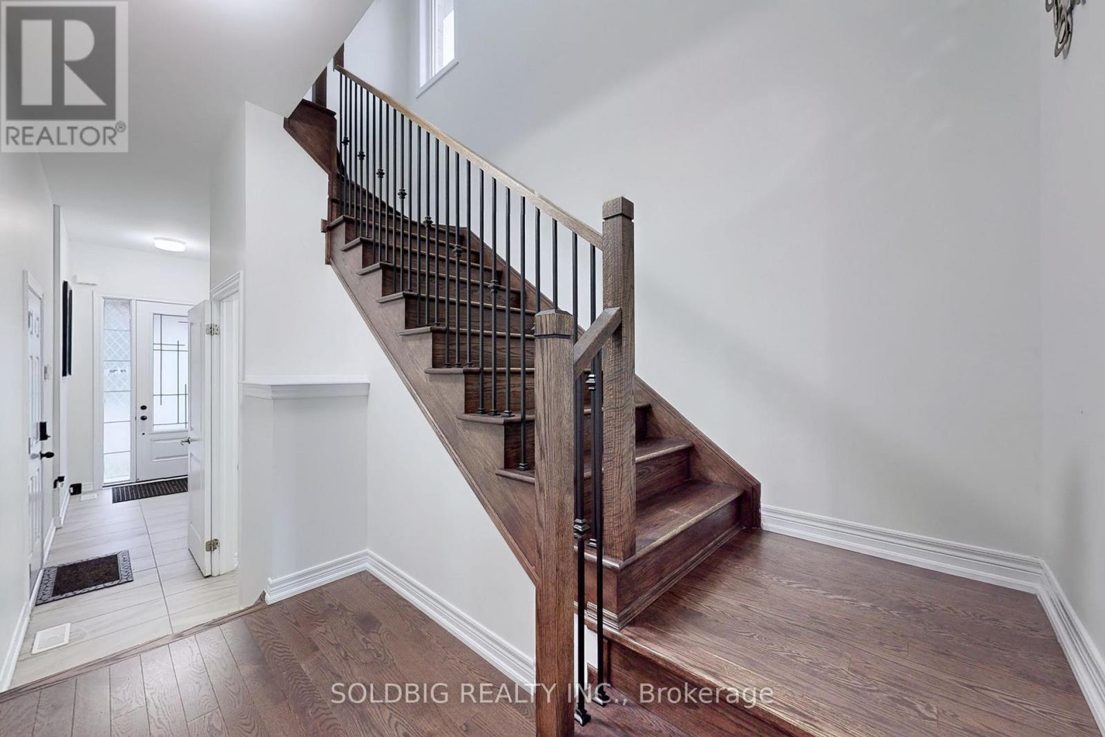1265 Chee Chee Landing, Milton, Ontario  L9E 1L2 - Photo 11 - W13702338