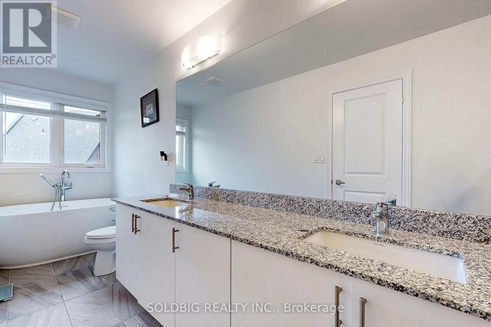 1265 Chee Chee Landing, Milton, Ontario  L9E 1L2 - Photo 17 - W13702338