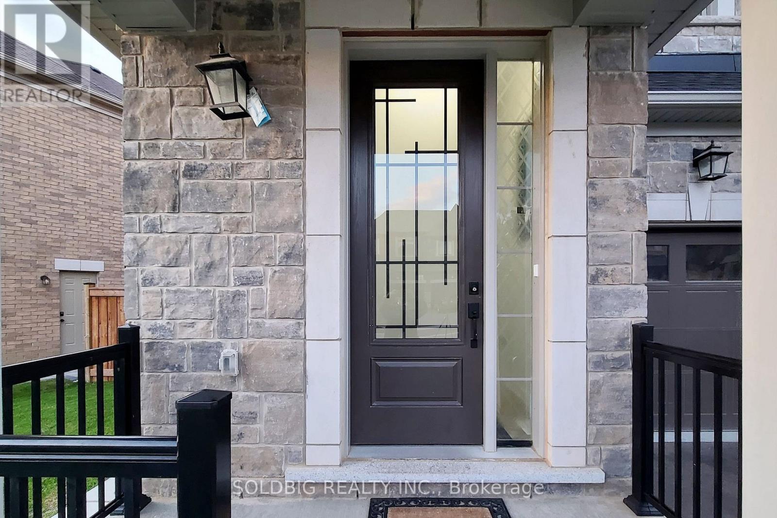 1265 Chee Chee Landing, Milton, Ontario  L9E 1L2 - Photo 2 - W13702338