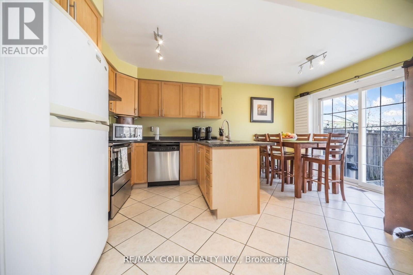 70 Sweetwood Circle, Brampton, Ontario L7A 2X7 - Photo 14 - W13455272