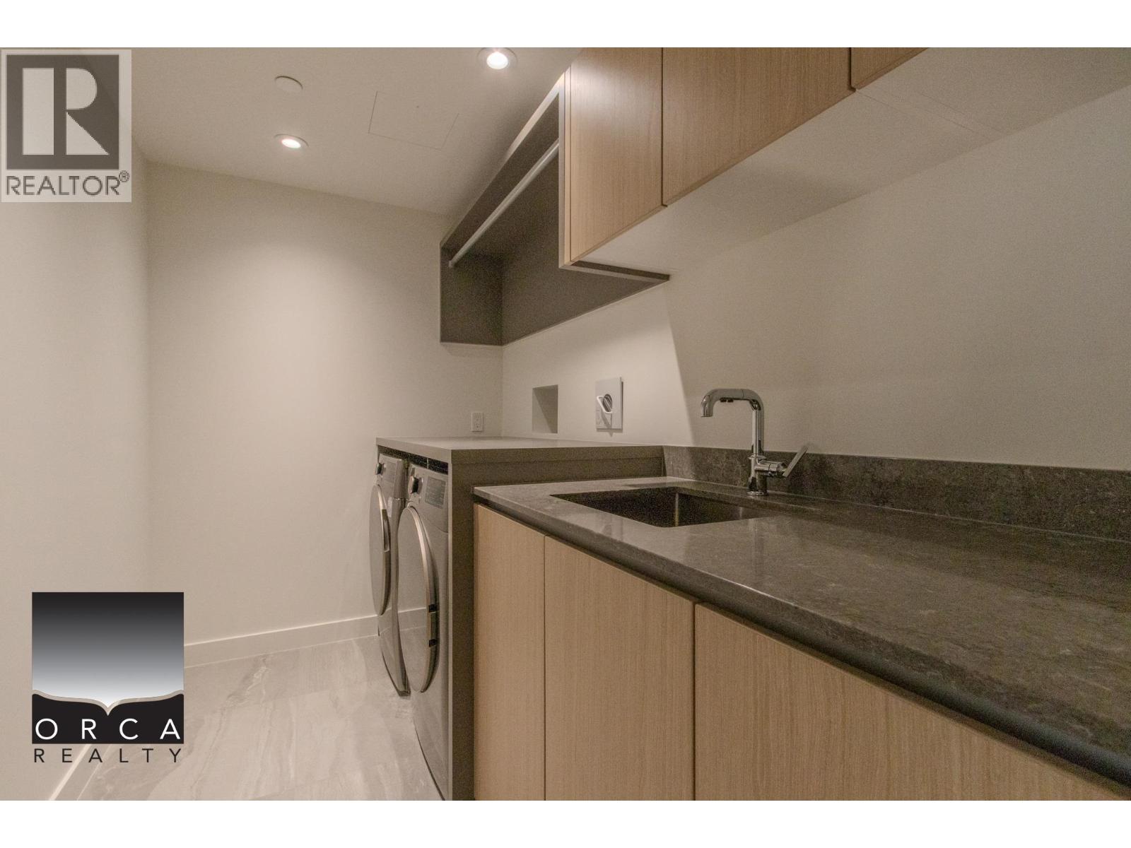305 777 Harbour Way, North Vancouver, British Columbia  V7P 0G2 - Photo 12 - R3157727