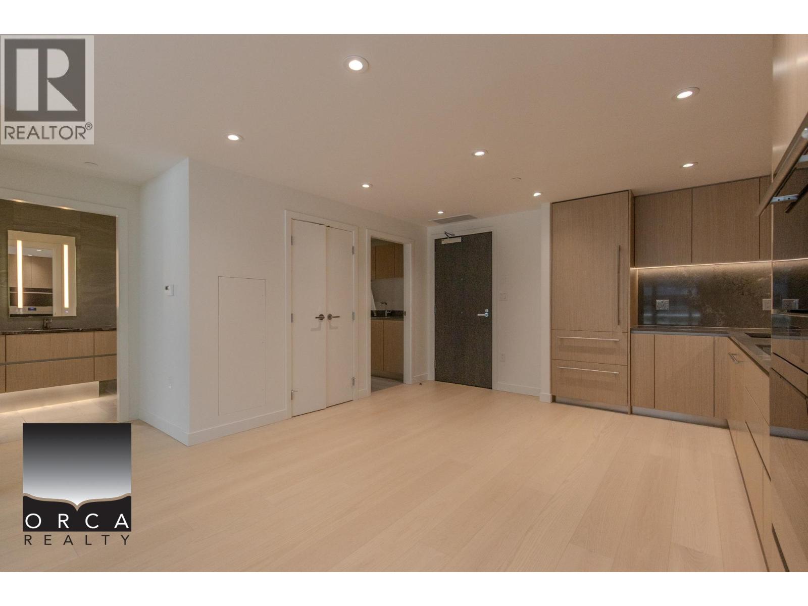 305 777 Harbour Way, North Vancouver, British Columbia  V7P 0G2 - Photo 6 - R3157727