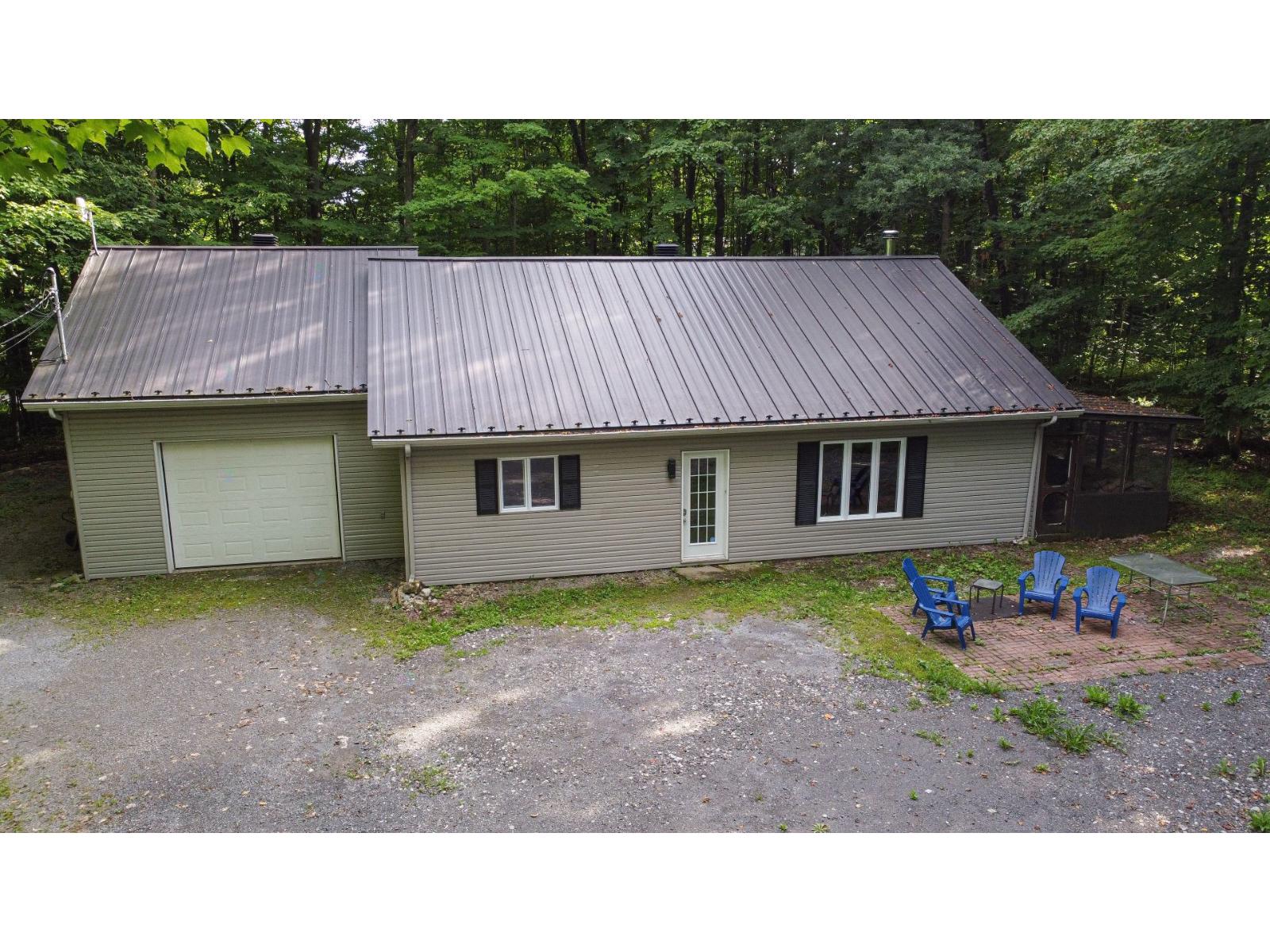 168 Rue Lisa Saint-Bernard-de-Lacolle Quebec Canada J0J1V0 2