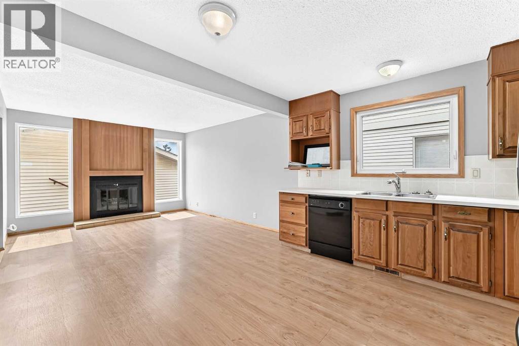 128 Erin Woods Drive SE, Calgary, Alberta  T2B 2S1 - Photo 10 - A2336039