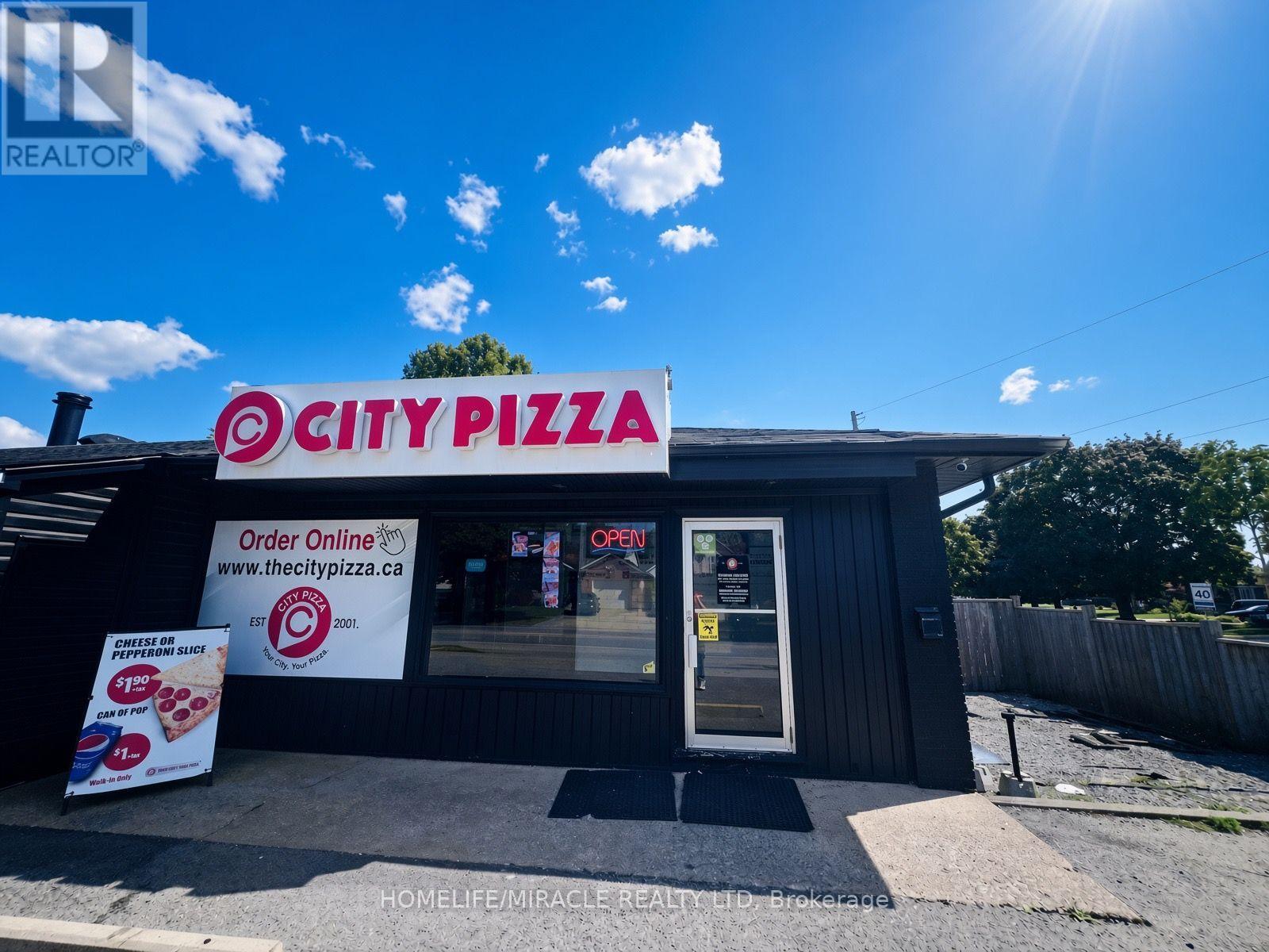 530 Scott Street, St. Catharines, Ontario  L2M 3X5 - Photo 1 - X13702166