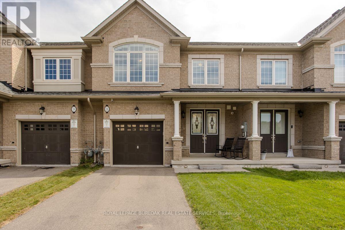 11 COOLEY GROVE, Hamilton, Ontario