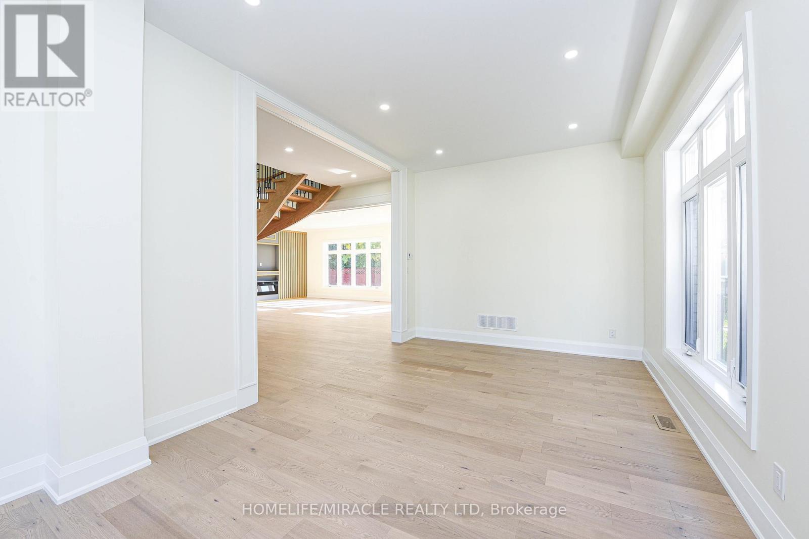 11 Hillcrest Avenue, Brampton, Ontario L6W 1Y7 - Photo 32 - W13216978