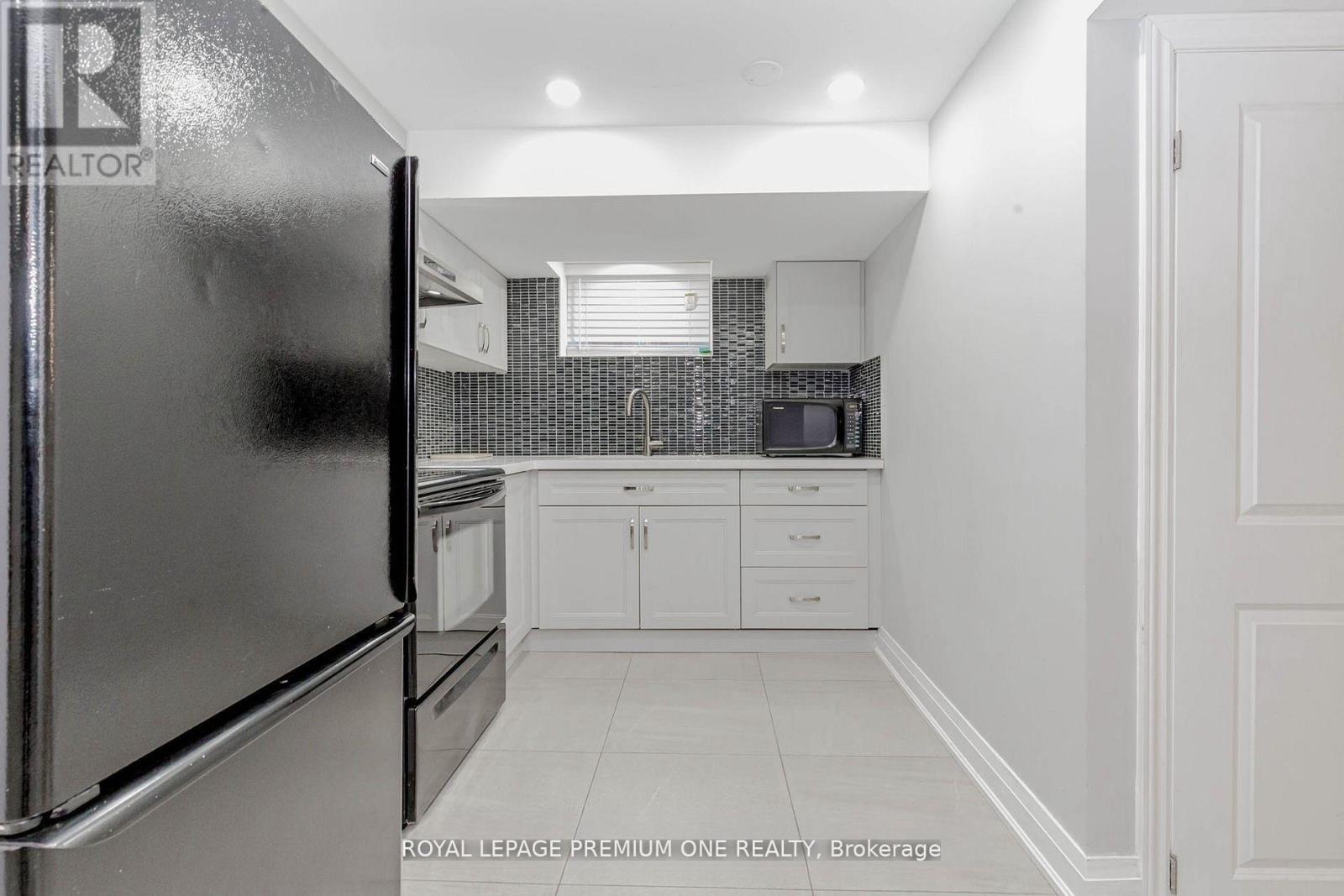 Basement - 2085 Bridge Road, Oakville, Ontario L6L 2E8 - Photo 8 - W13603580