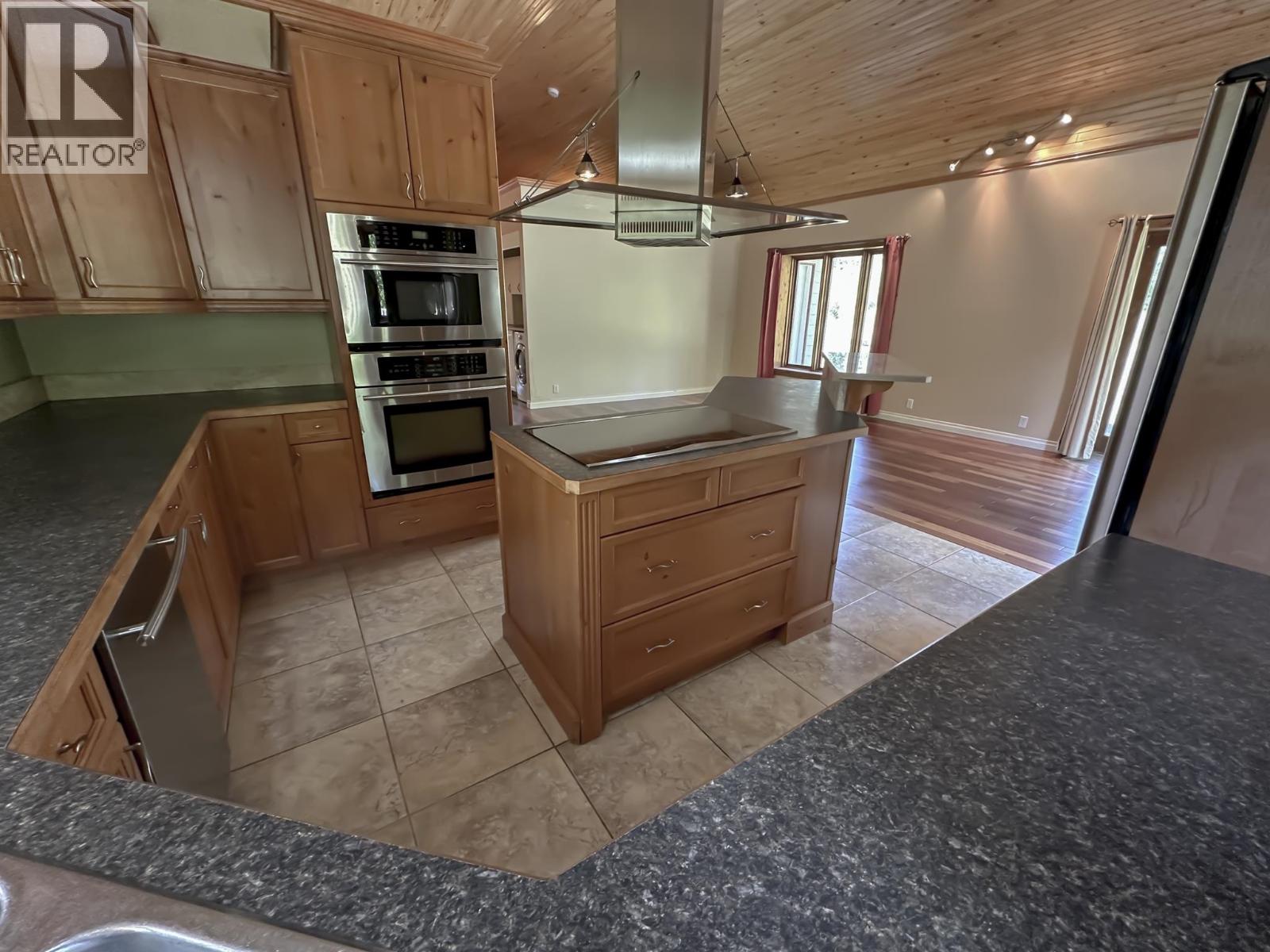 278 Robin Road, Fort St. James, British Columbia  V0J 1P0 - Photo 9 - R3157915